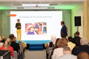 PERH-i taastusravikliiniku juhataja Dr. Annelii Jürgenson ettekande järel Värska kuurort 50 konverentsi päevajuhi Märt Treieri küsimustele vastates