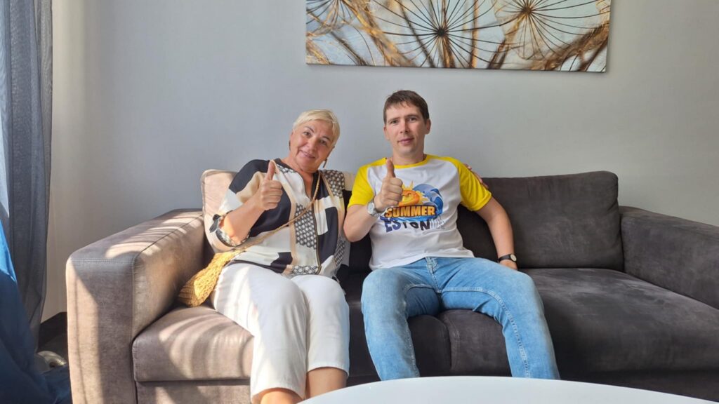 Rahulolevad kliendid Galina Makarenkova ja poeg Ruslan Makarenkov Tallinnast